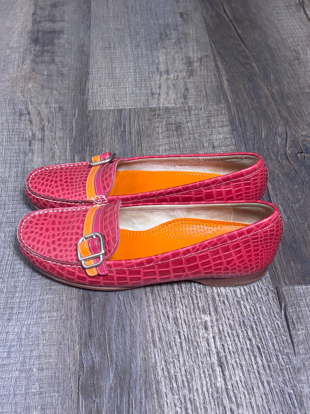 Cole Haan 7.5B Pink Croc Embossed Leather Buckle Loafers EUC orange genuine slip