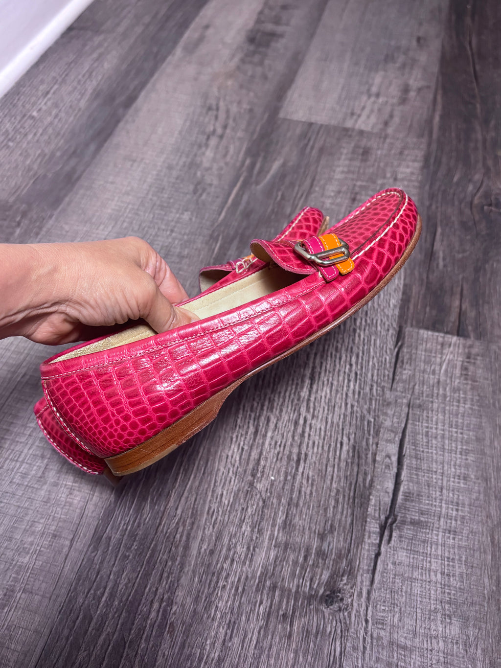 Cole Haan 7.5B Pink Croc Embossed Leather Buckle Loafers EUC orange genuine slip